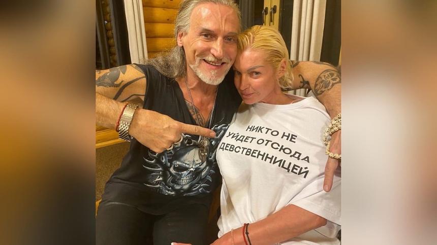 Трущаяся об гениталии Джигурды Волочкова породнилась с его женой