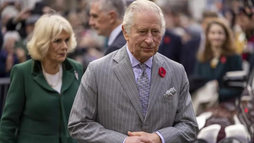 Сосал у бассейна: скандальное видео с полуголой невесткой Карла III и ее любовником всплыло в Сети