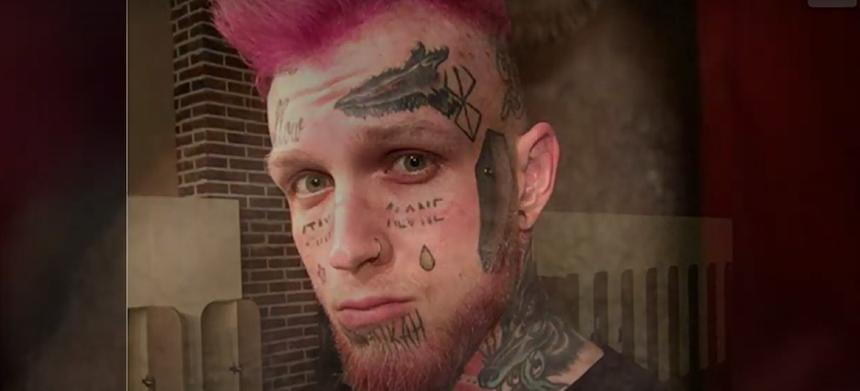 Сын народной артистки РФ Елены Яковлевой стал розовым ирокезом