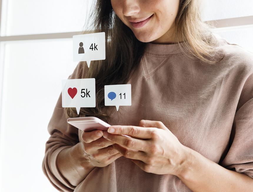 Тиктокершу обвинили в обмане подписчиков на сотни тысяч рублей