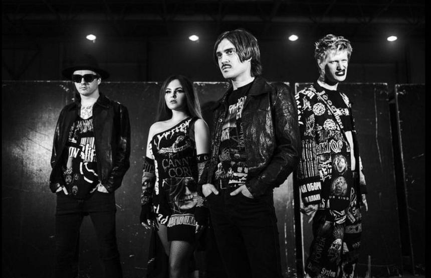 Игра не стоит свеч: лидер группы “Little Big” Прусикин, сбежавший в США, остался без денег