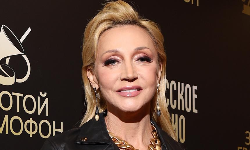 Кристина Орбакайте столкнулась с большими проблемами из-за сбежавших Пугачевой и Галкина*