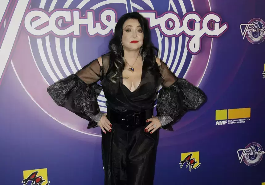 «Это не секрет»: Лолита заявила, что поет не сама