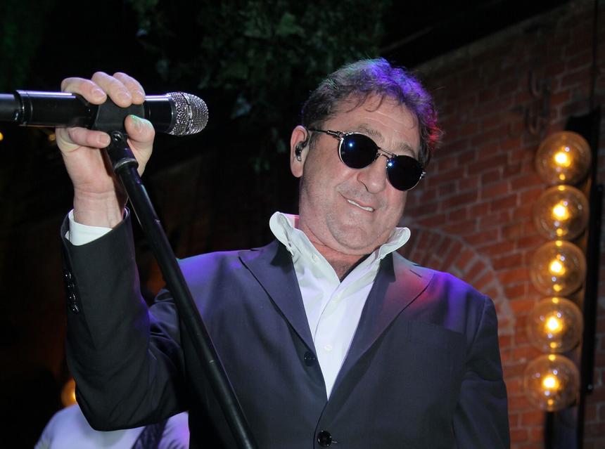 Соседи Григория Лепса рады возбуждению уголовного дела после драки певца у бара