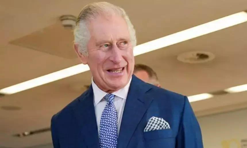 Оказался под яйцами: короля Карла III снова поставили в неудобное положение