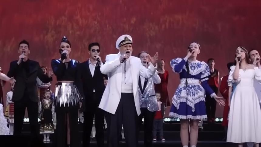 Отец Филиппа Киркорова срочно госпитализирован после концерта в Москве