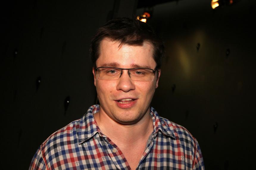 Мать Гарика Харламова заткнула Кристину Асмус в разборках из-за «обоссанного» дома