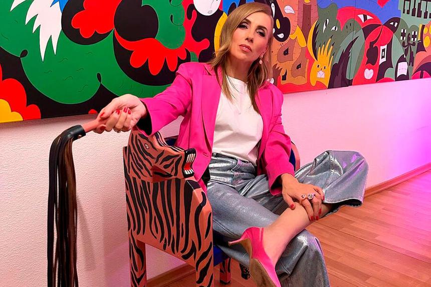 53-летняя Светлана Бондарчук с плеткой устроила ролевые игры в Сети