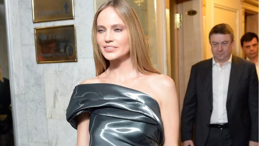 «Он не может выехать»: пасынок Глюкозы застрял в США