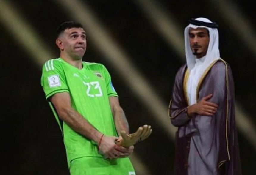 Провакационный поступок вратаря во время церемонии награждения