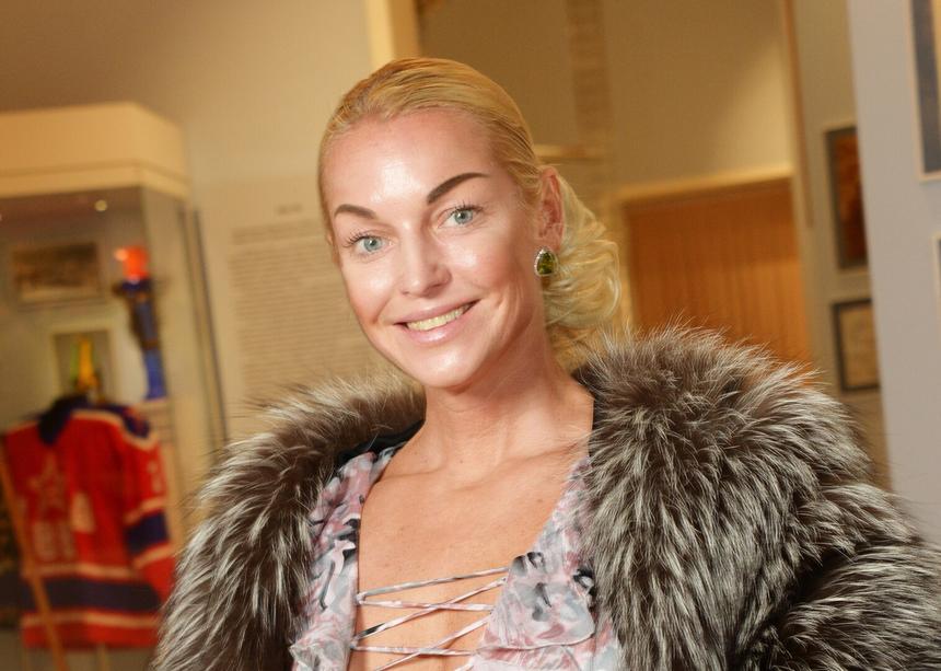 Волочкова оденется на свадьбу так, как подсказала домработница