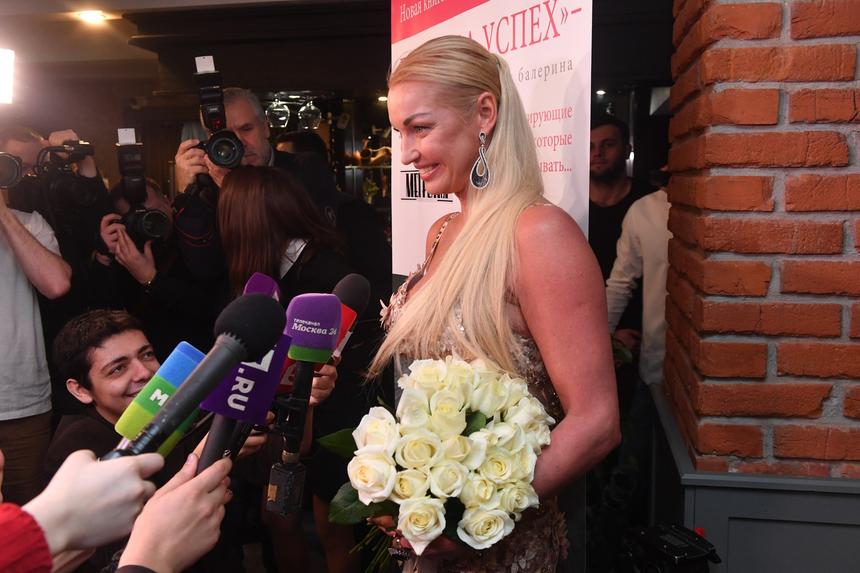 Больше не тайна: журналисты узнали нерусскую фамилию жениха Волочковой