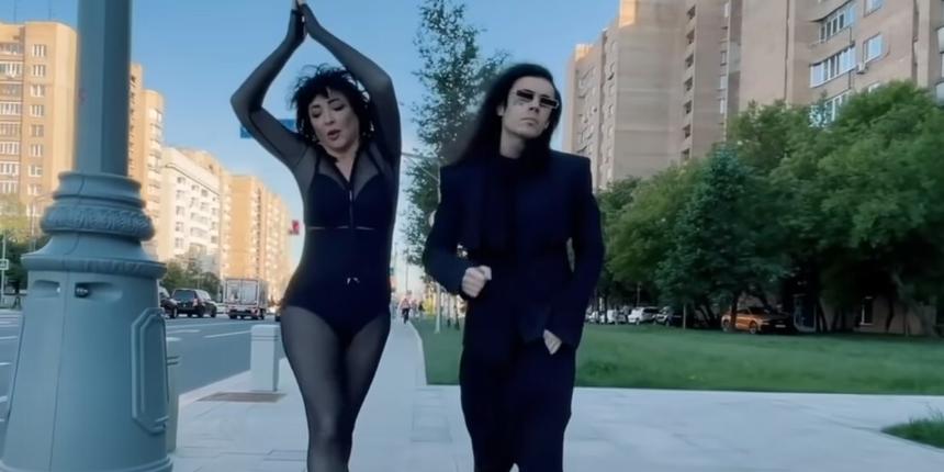 «Пусть дальше осеменяют планету»: Лолита предложила женщинам отпускать мужчин