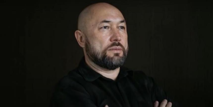 Тимур Бекмамбетов бежал из России