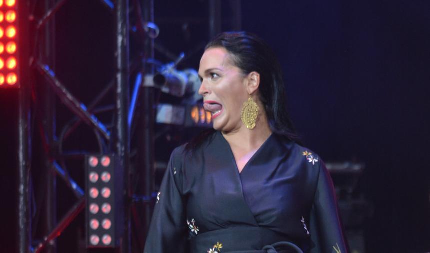 Слава на глазах у пожилого сожителя предложила Билану заняться сексом