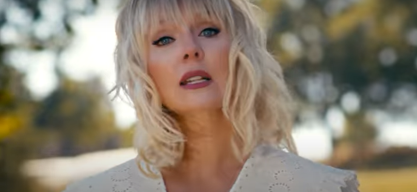 Валерия бросилась спасать мужа на съемках новогоднего шоу