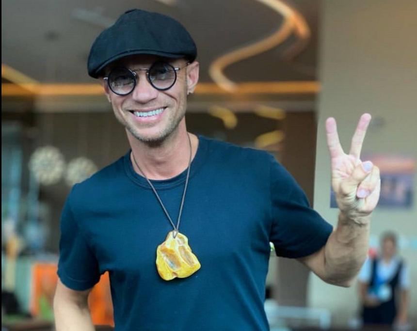 Скрылся с места происшествия: автомобиль Дмитрия Хрусталева попал в ДТП