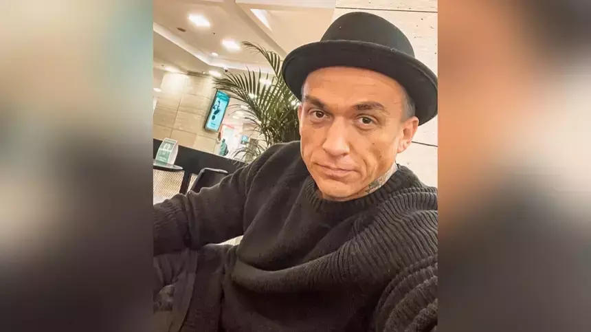 Банка огурцов и ругань жены: отекший Влад Топалов показал утро после корпоратива