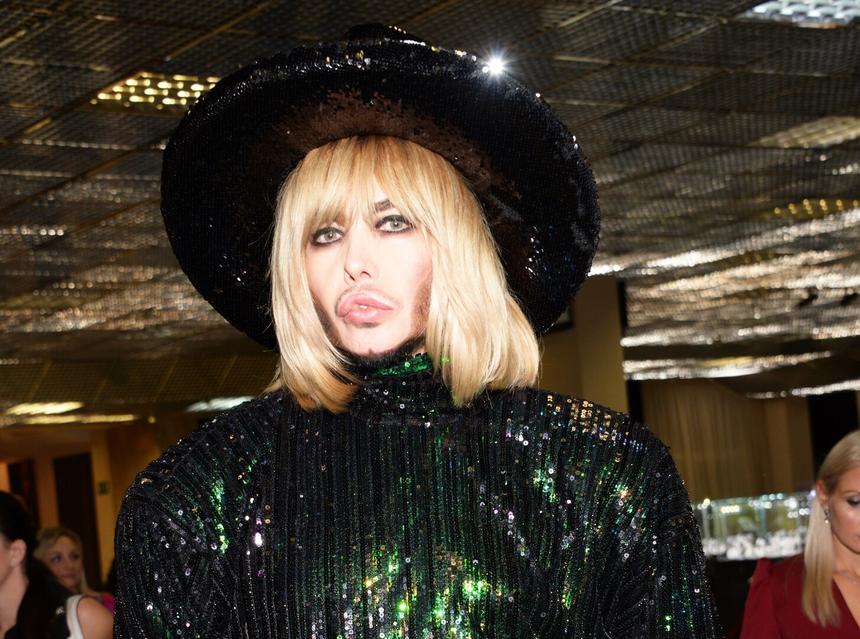 Сергей Зверев откровенно признался, как воспринимали его необычную одежду и макияж в СССР