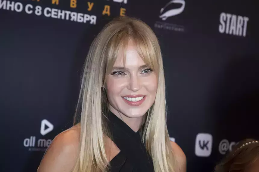 15-летняя дочь певицы Глюкозы получила подарок за несколько миллионов рублей