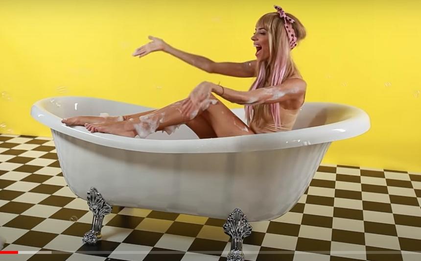 «Глупышка Наденька» из Comedy Woman стала москвичкой