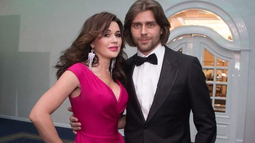 Налоговая служба требует с онкобольной Анастасии Заворотнюк выплаты огромных долгов