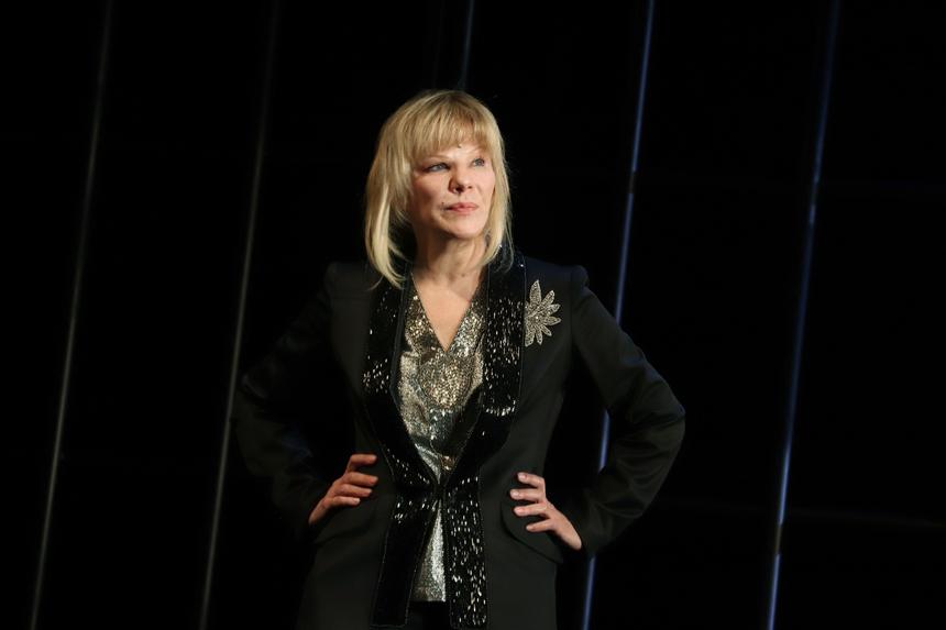 Свыше 100 тысяч, надбавки и авторские: сколько получает «уволенная» из «Ленкома» Александра Захарова