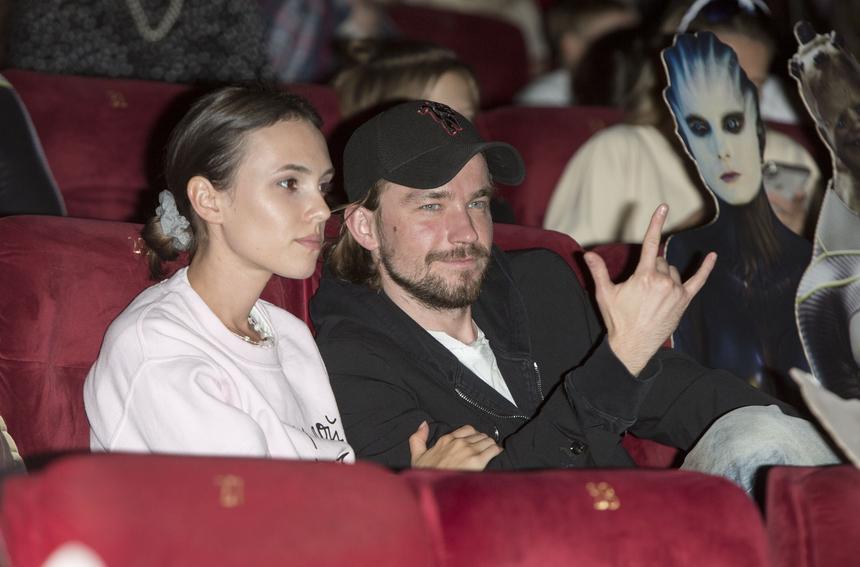 «Спасибо, что живой»: возлюбленная актера Александра Петрова рассказала о нападении