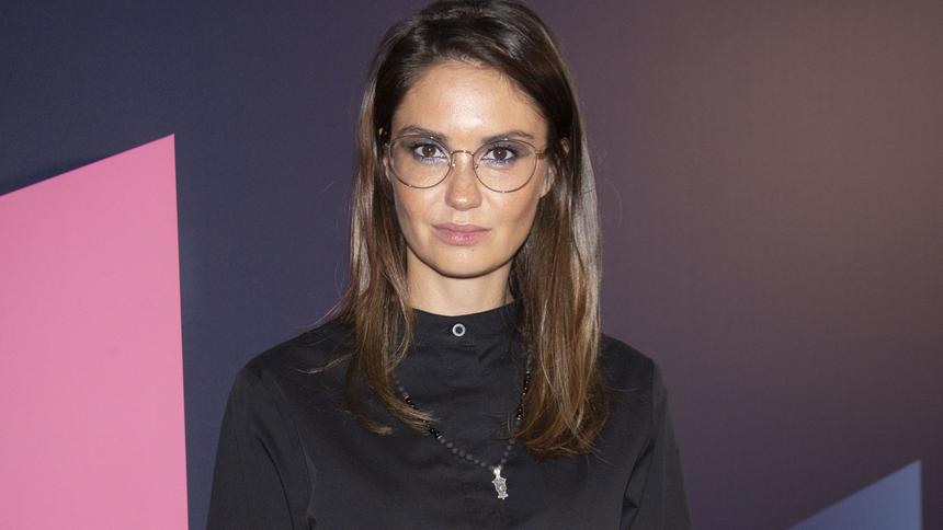 «Запросил»: Агата Муцениеце подарила сыну на 10-летие джинсы за 100 тысяч рублей