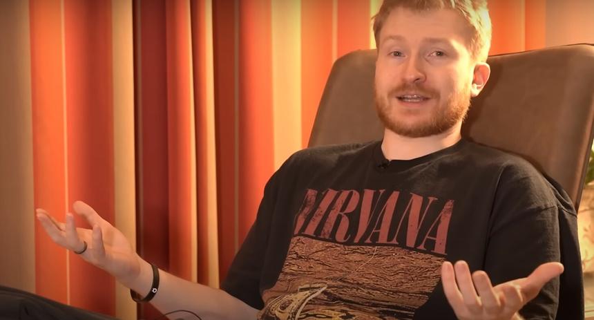 Данила Поперечный сбежал из России с женой