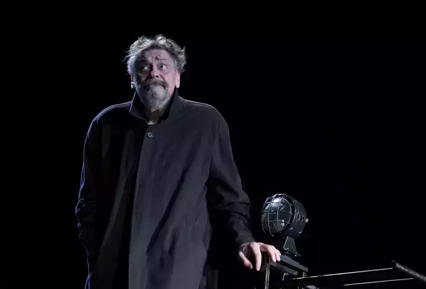 «Задыхаешься слегка»: уволенный из МХТ им. Чехова Дмитрий Назаров ответил на упреки