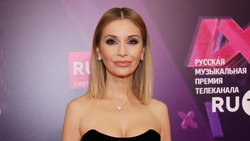 45-летняя беременная Орлова подвергла жизнь малыша большой опасности на прощании с Инной Чуриковой