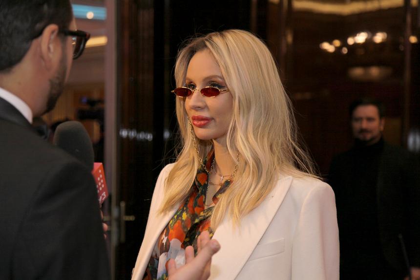 «Две полосы»: намекнувшая на новую беременность Лобода сделала заявление