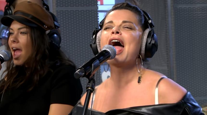 «Грудь сбежала»: Наташа Королева внезапно оказалась в самом эпицентре хейта