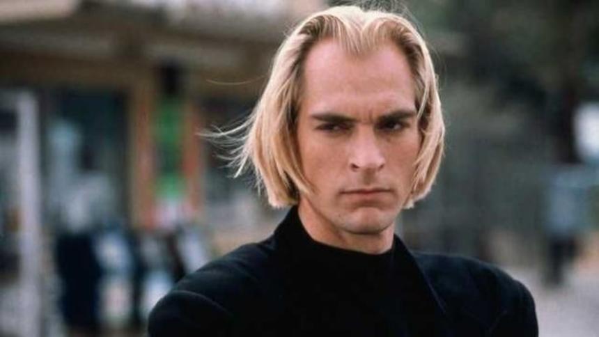 Актер из «Тринадцати друзей Оушена» Джулиан Сэндс бесследно пропал в горах