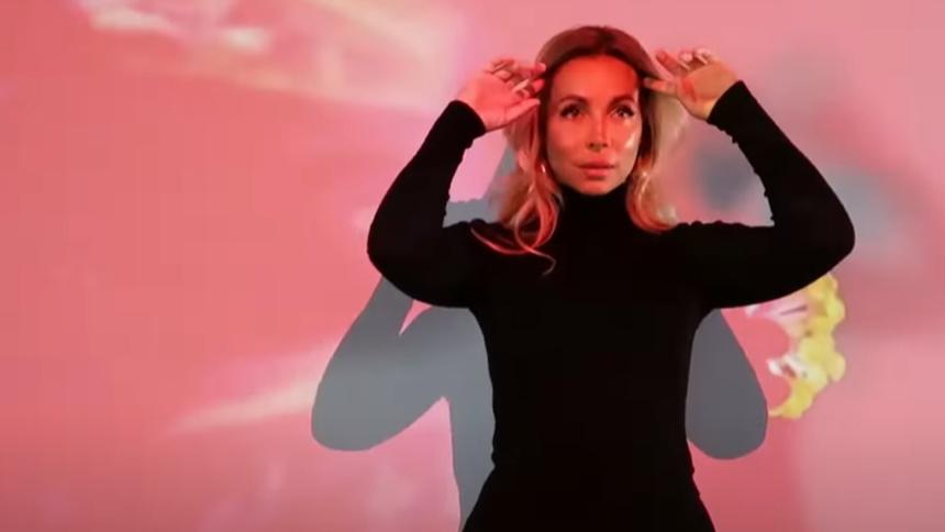 Жена Олега Газманова попала на видео в эротическом танце с молодым красавчиком