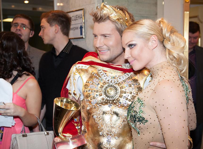 Не может ходить: певец Николай Басков пропускает мероприятия из-за проблем со здоровьем