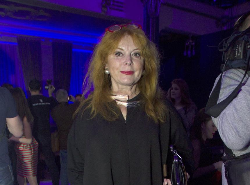 Дочь ничего не знает: Клара Новикова отказалась знакомить ребенка с молодым любовником