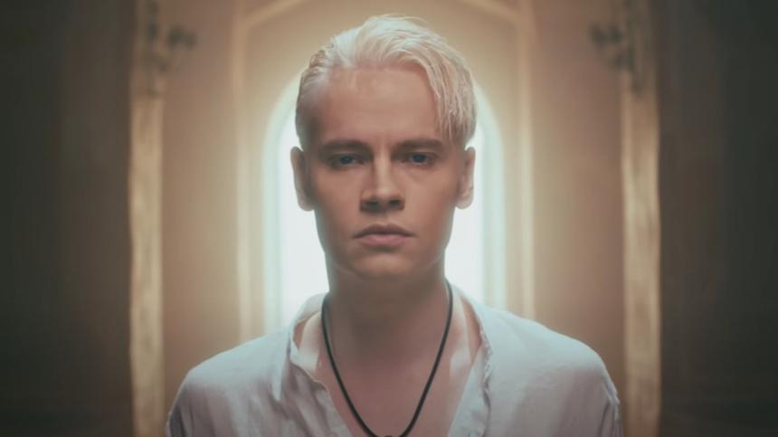 Услышал голос в голове: певец SHAMAN рассказал, из-за чего лишился дредов