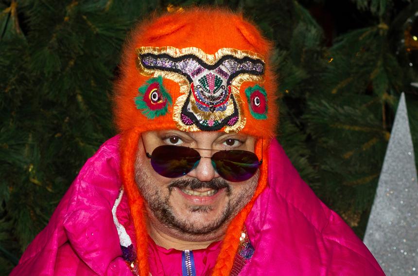 «Выйти в лосинах, послать кого-то — это он»: раскрыт человек, ответственный за все скандалы Киркорова