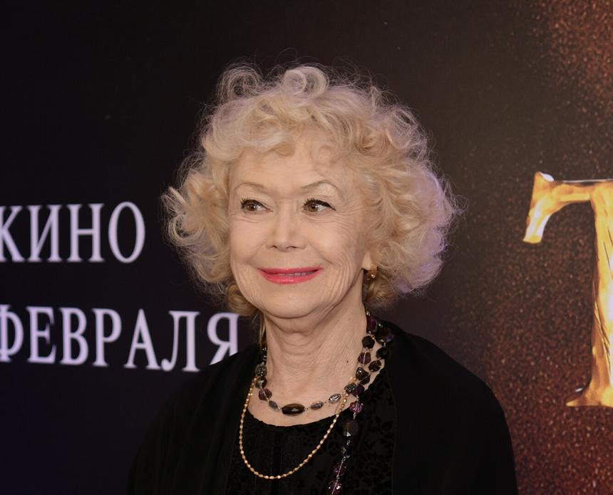 «Не хочет умирать»: режиссер рассказал о состоянии Немоляевой, которая перестала ходить