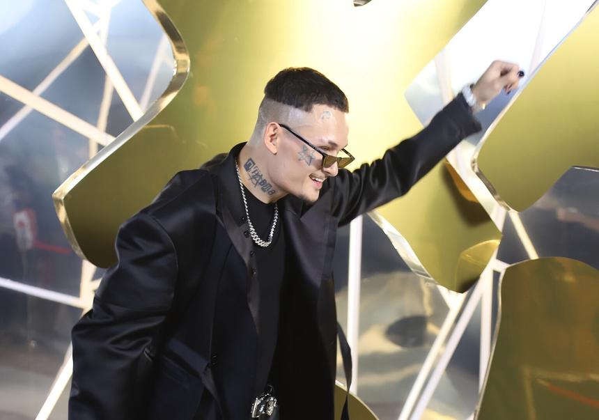 «Денег нет»: покинувший Россию Моргештерн* выставил на продажу все цепи