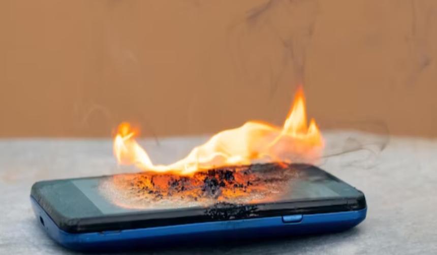 В московском метрополитене произошел взрыв сотового телефона