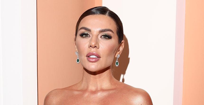 Анна Седокова купила серебряные туфли за 150 тысяч рублей