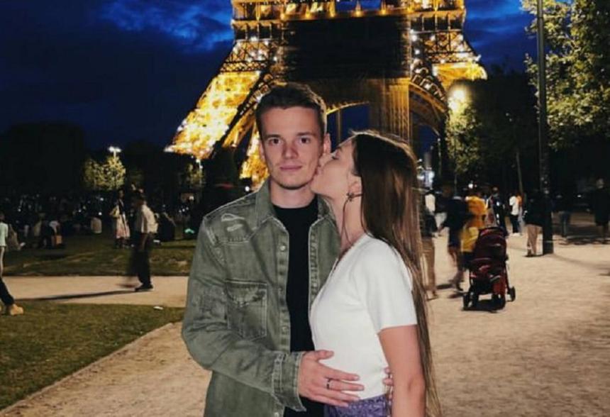 «На мамины деньги»: в Сети возмущены непомерными тратами сына Валерии