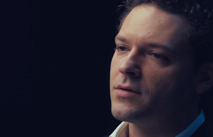 © Скрин видео, YouTube-канал «@lubitochtodelaesh»