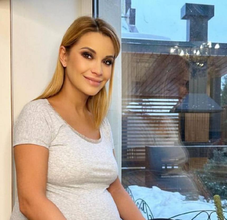 «Вся на уколах»: недавно родившая Ольга Орлова сообщила тревожные новости
