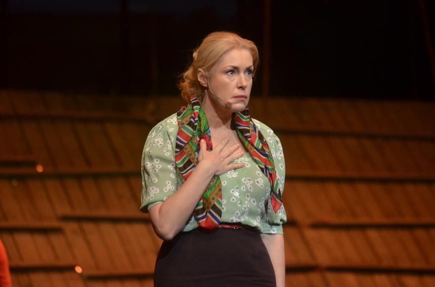 Кровь и битое стекло повторялись: Мария Шукшина испортила психику дочери драками с мужем