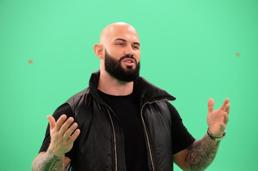 Лицо изуродовано: рэпер Джиган попал в больницу после возвращения в Россию