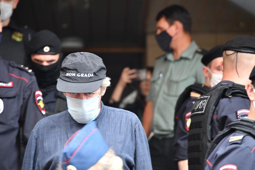 Адвокат назвал негласную причину, по которой Ефремов решил остаться в колонии